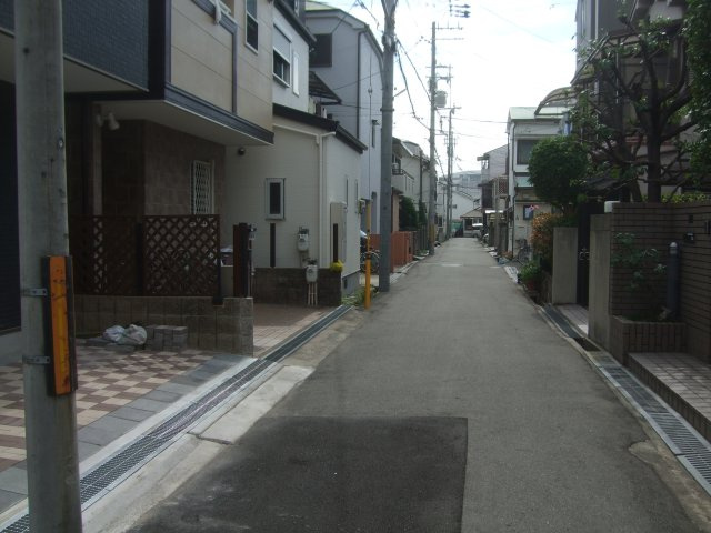 尼崎市瓦宮　新築戸建の前面道路含む現地写真