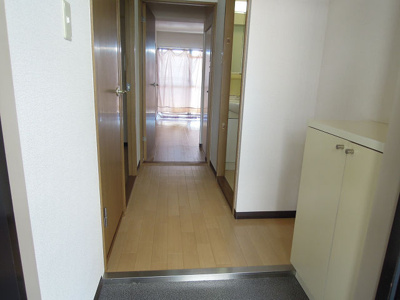 【玄関】 | サンロード八尾南 | 落ち着いた玄関です