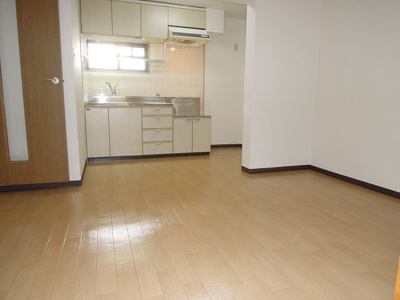 【内装】 | サンロード八尾南 | 明るい室内です