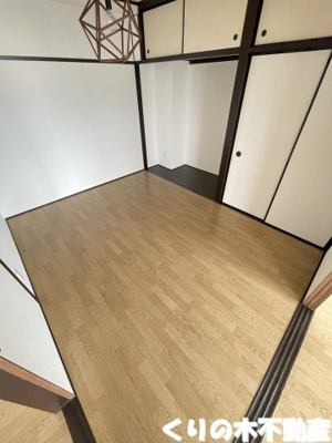 【寝室】 | 情報センターマンション | 落ち着いた色調の寝室です