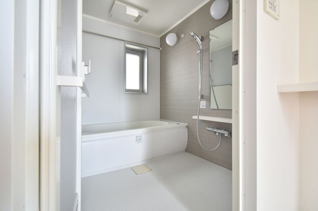 グランディアソラーレ【キャッシュバック対象物件】の浴室|ゆったり過ごせるお風呂です