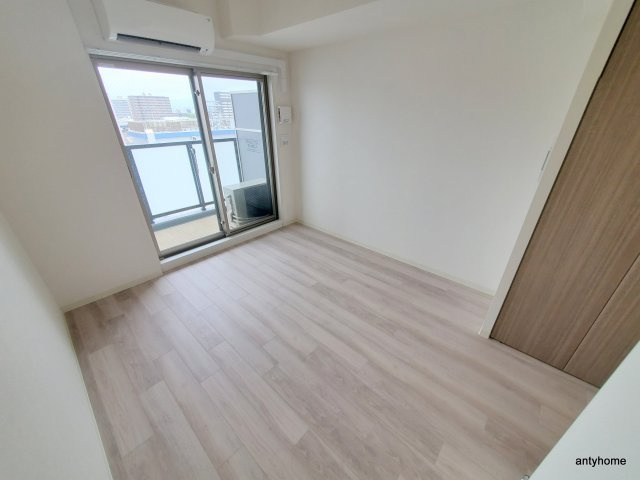 スプランディッド新大阪ウエスト　仲介手数料無料の居間・リビング