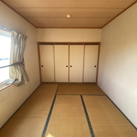 高橋マンションの和室