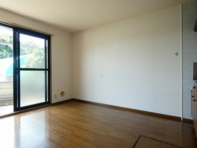 【居間・リビング】 | コート西砂A | ゆったりとしたリビングです