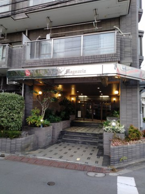 【エントランス】 | メゾンマグノリア | 落ち着いたエントランスです