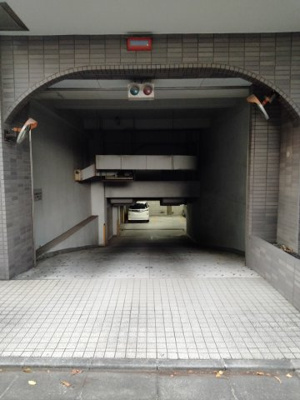 【駐車場】 | メゾンマグノリア | 車をお持ちの方に嬉しい駐車場付きの物件です