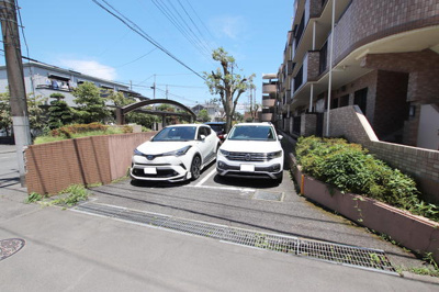 ★敷地内駐車場★（有料・要空き確認）