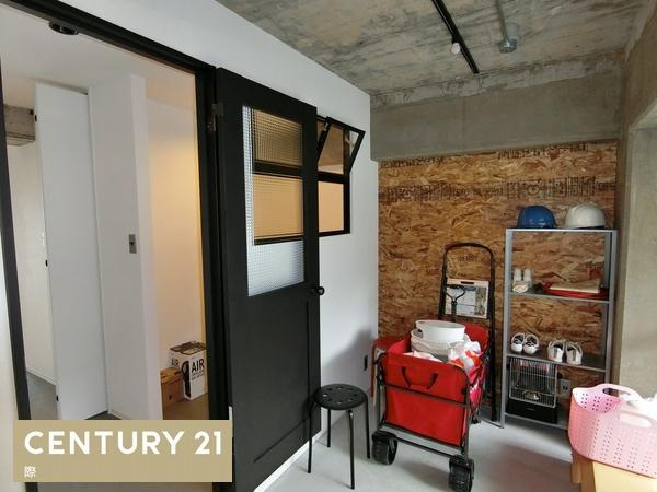 グランドハイツ太陽の玄関|【玄関】
家族の靴をたっぷり収納！シューズクローゼット付き