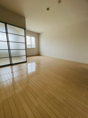 仲介手数料0円！！レインボーカーサ内田橋の居間・リビング