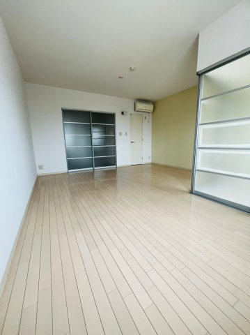 仲介手数料0円！！レインボーカーサ内田橋の居間・リビング