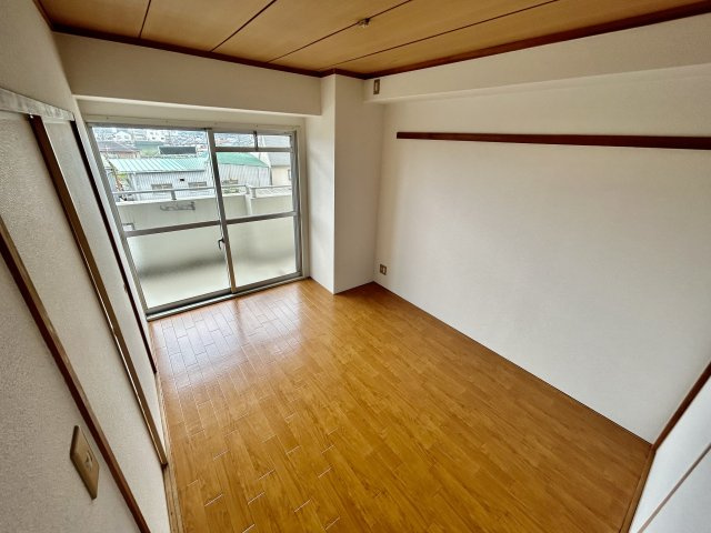 【洋室】 | メゾンドール富田林