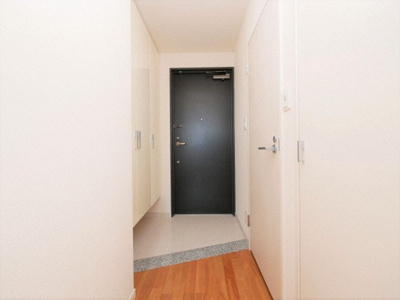 【玄関】 | アーデンタワー福島ウエスト | 明るい玄関です