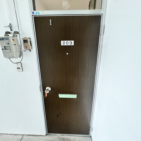コーポ風見鶏の玄関