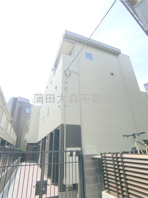 クレストコート蒲田の外観|2023年5月築　鉄骨造地上3階建て　総戸数9戸
東京都大田区西蒲田5丁目　京浜東北線蒲田駅徒歩5分