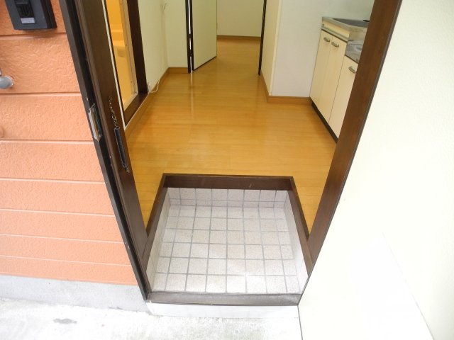 コーポエクセルの玄関|※同タイプ別部屋