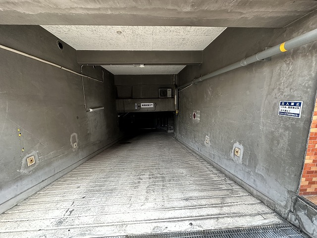 エクセル入谷２号館の駐車場