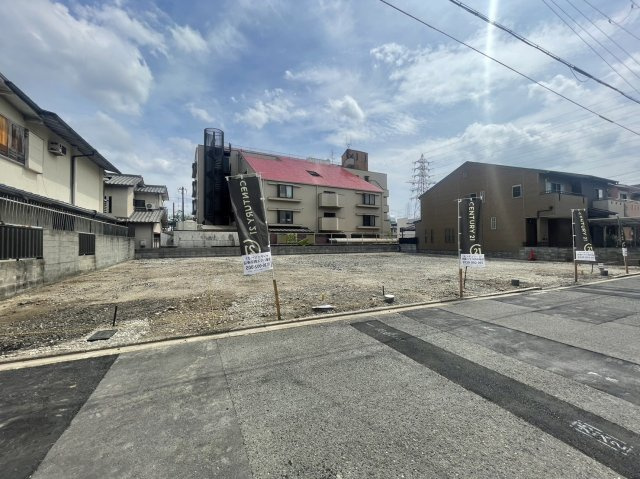 西京極堤町　4号地　条件付土地の前面道路含む現地写真