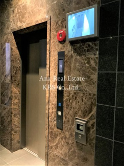 【その他共用部分】 | エレベーターは防犯カメラが付いているので、安心です♪