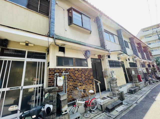 西京極堤下町の前面道路含む現地写真