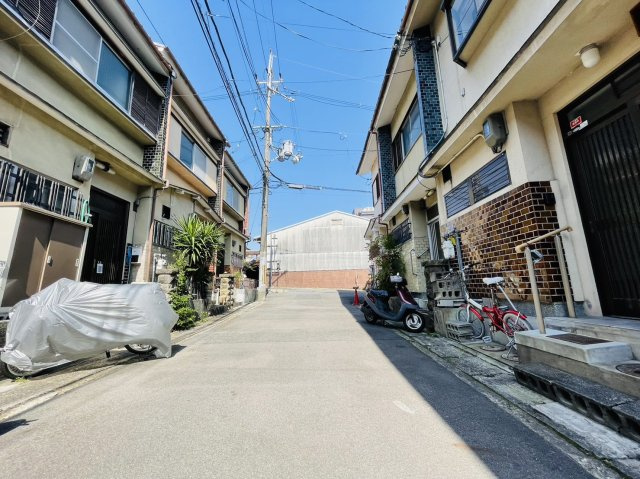 西京極堤下町の前面道路含む現地写真