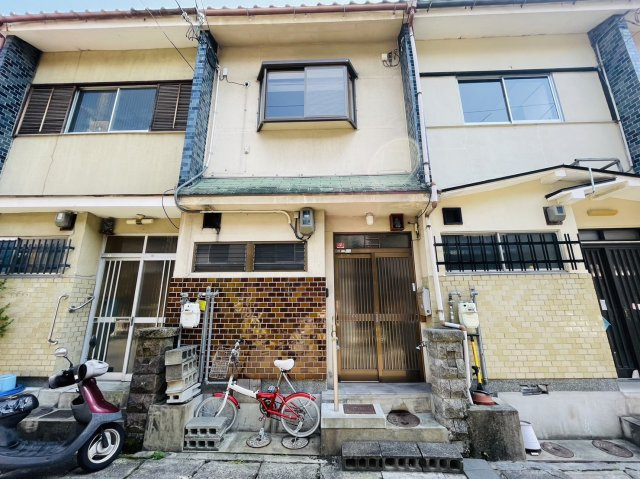 西京極堤下町の前面道路含む現地写真