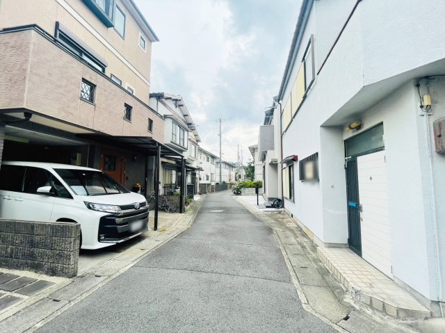 太秦一ノ井町の前面道路含む現地写真