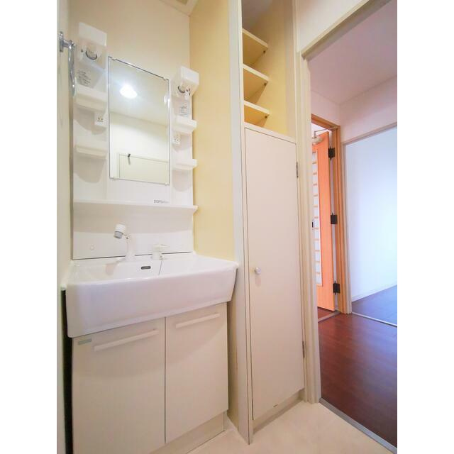 ライオンズマンション久留米プラザ【キャッシュバック対象物件】の独立洗面台|独立洗面台あり、毎朝おしゃれに忙しい女性の方におすすめです