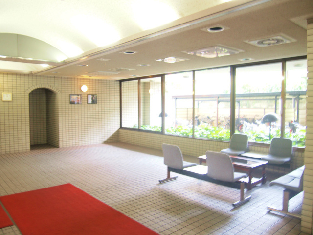 ライオンズマンション久留米プラザ【キャッシュバック対象物件】のロビー|ゆとりのあるロビーです