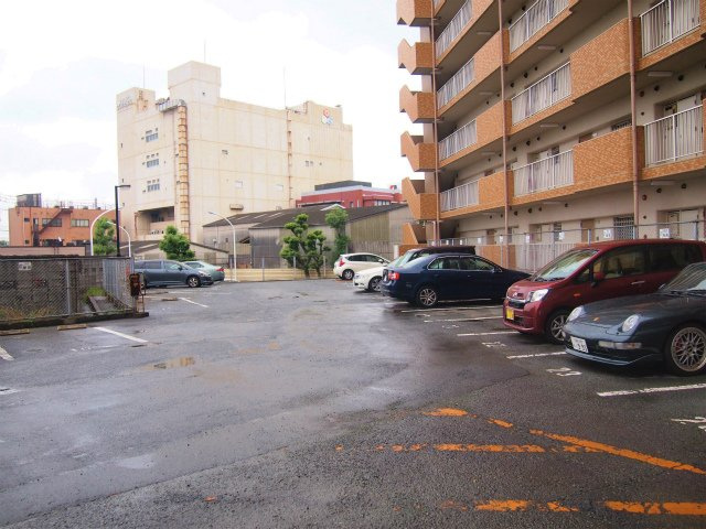 ライオンズマンション久留米プラザ【キャッシュバック対象物件】の駐車場|駐車スペースもあります