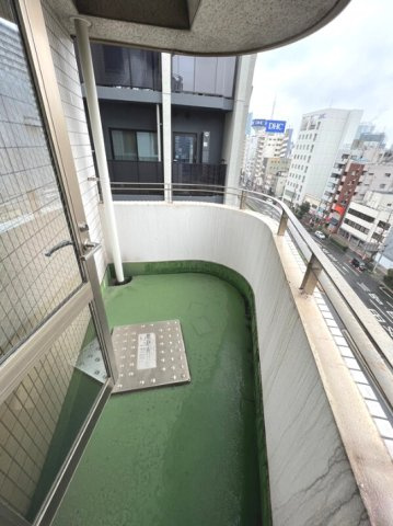 南麻布TMDビルのバルコニー