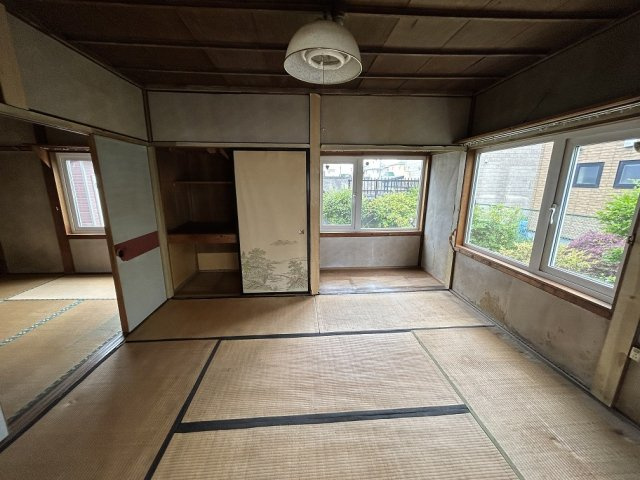 ◎釧路市駒場町　中古住宅の和室|1F　6帖-1　2023/6撮影