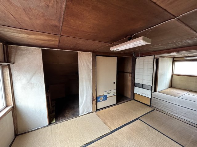 ◎釧路市駒場町　中古住宅の和室|2F　6帖-3　2023/6撮影