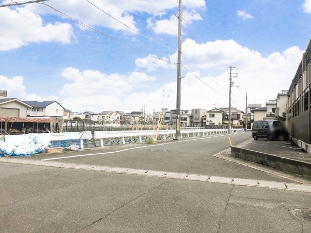 川島東代町26-2　２号地　条件無土地の前面道路含む現地写真