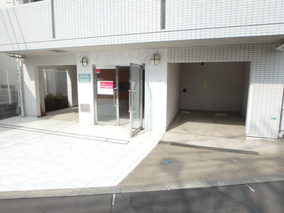 ★敷地内駐車場★（空き状況・使用料等詳細はご確認下さい）