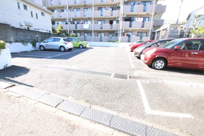 敷地内駐車場♪（要空き確認）