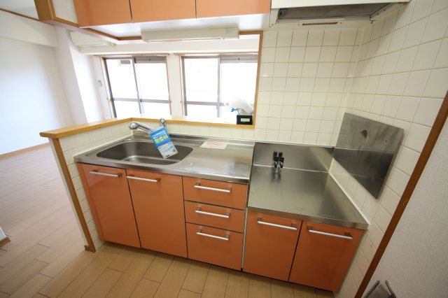 ヒルズ向イ山のキッチン