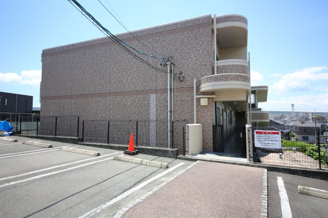 ヒルズ向イ山の駐車場