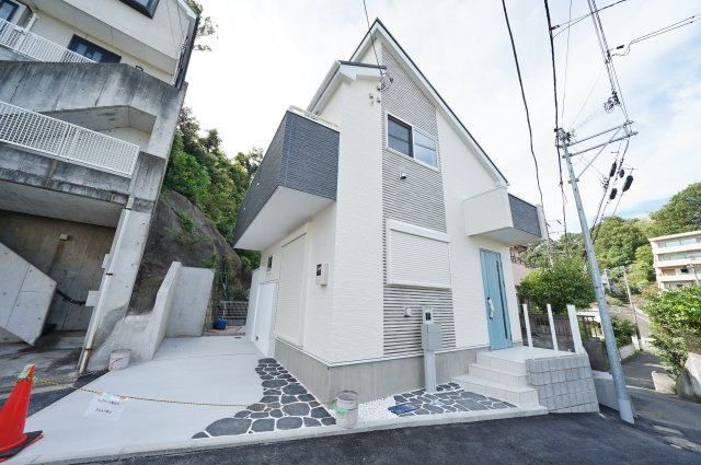 【保土ケ谷区岩崎町68-8新築戸建て】★仲介手数料無料★（岩崎小学校・岩崎中学校）の外観