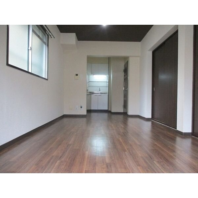 【居間・リビング】 | プレアール南亀井Ⅱ | ゆったり過ごせるリビングです