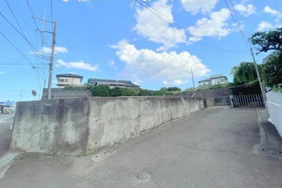 【前面道路含む現地写真】 | ◇敷地９３坪のビッグボリューム！角地♪駐車３台可◇建築条件なし売地／綾瀬市吉岡