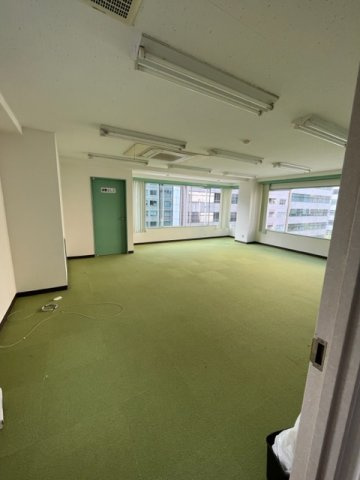 塩部ビルディングの内装