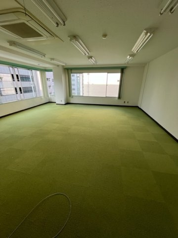 塩部ビルディングの内装