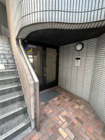 小田中ビルのエントランス