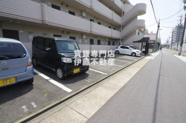 セントラルハイツ香呑の駐車場