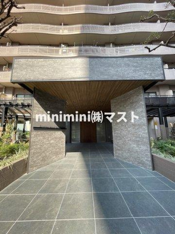 フロンティアタワー難波EASTのエントランス