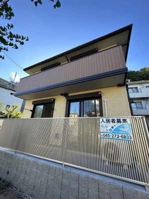 【外観】 | 【新築】メゾン・ド・フルールA | ペット＆楽器OKの新築2階建て戸建てです☆小田急線「向ヶ丘遊園」駅徒歩7分！「登戸」駅も徒歩圏内♪2沿線利用可能で便利な立地です！