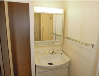 【独立洗面台】 | エバンタイユ | 独立洗面台、小物を置くことができて便利です