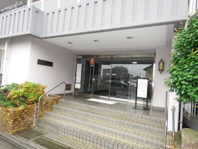 川越ビューハイツのエントランス