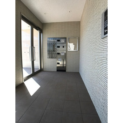 【ロビー】 | ヴィラ・デ・ジョワ江川 | 清潔感ある建物内です