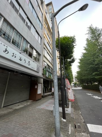 花の東京ビルの外観